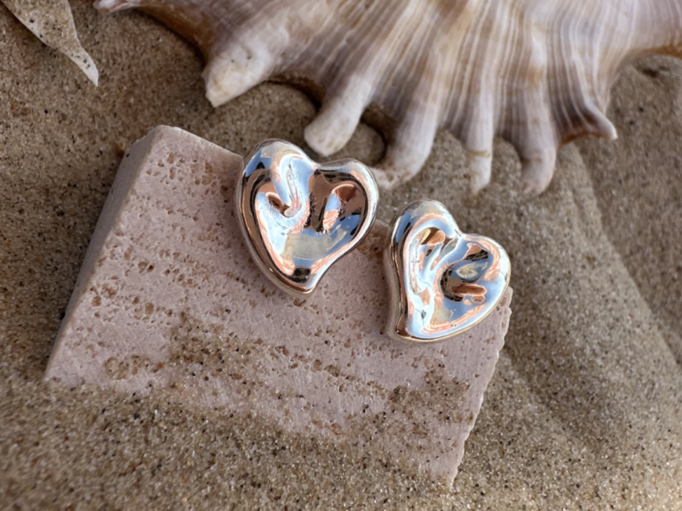 עגילי לאב גדול