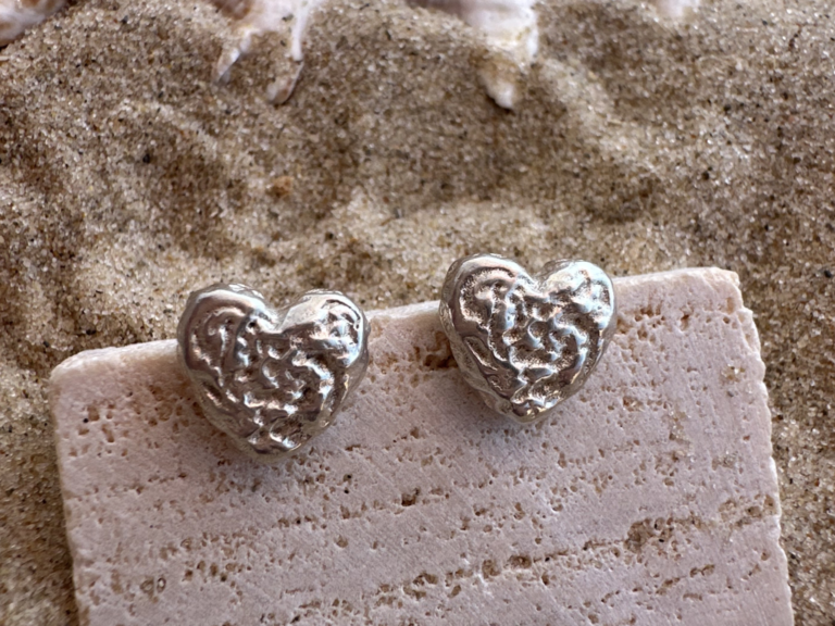 עגילי לאב מרוקע