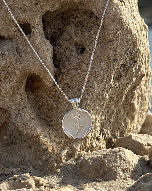 שרשרת ורד אם הפנינה