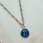 אבן חן קיאנייט